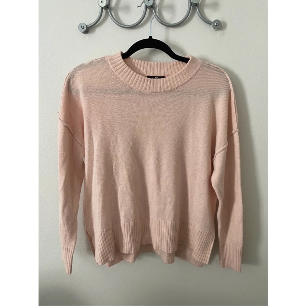 h&m light pink light sweater/long sleeve